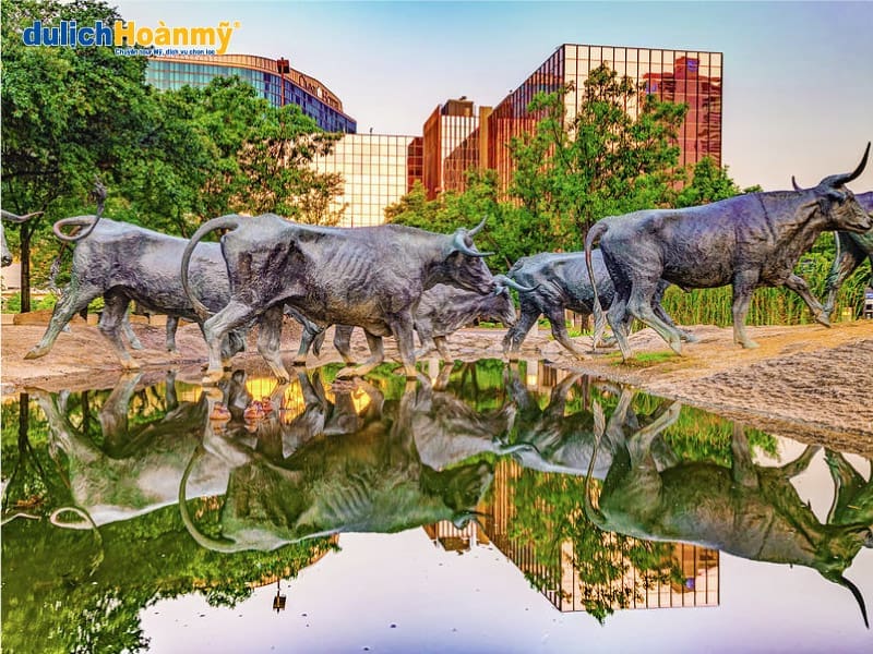 5_Pioneer-Plaza