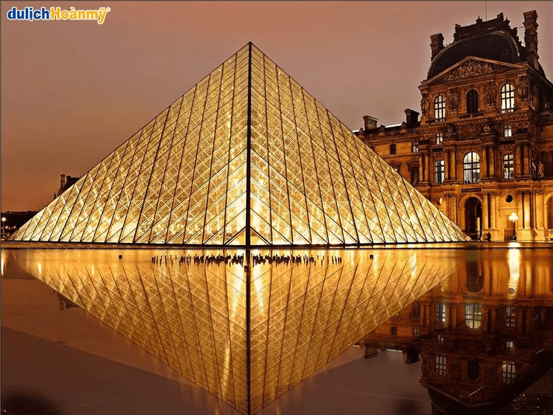bao-tang-louvre-thu-muon-loi