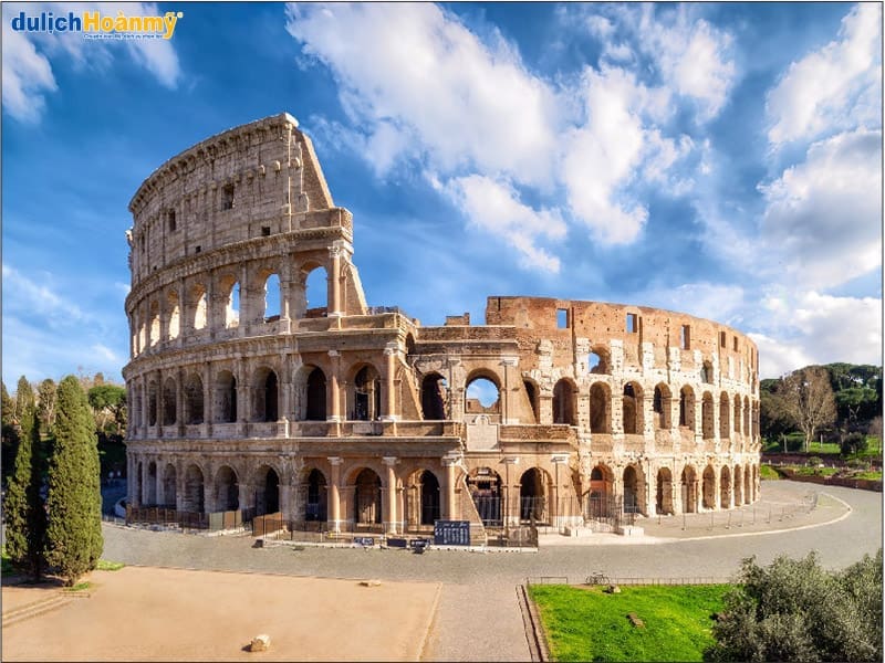 dau-truong-colosseum