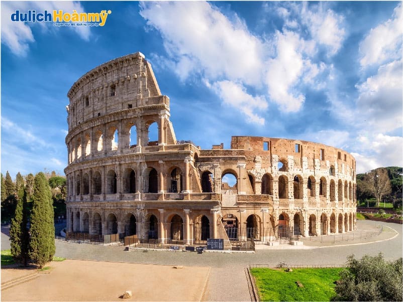 dau-truong-colosseum