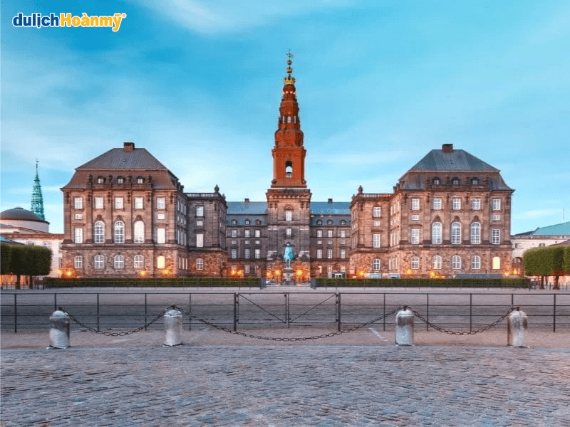 lau-dai-christiansborg